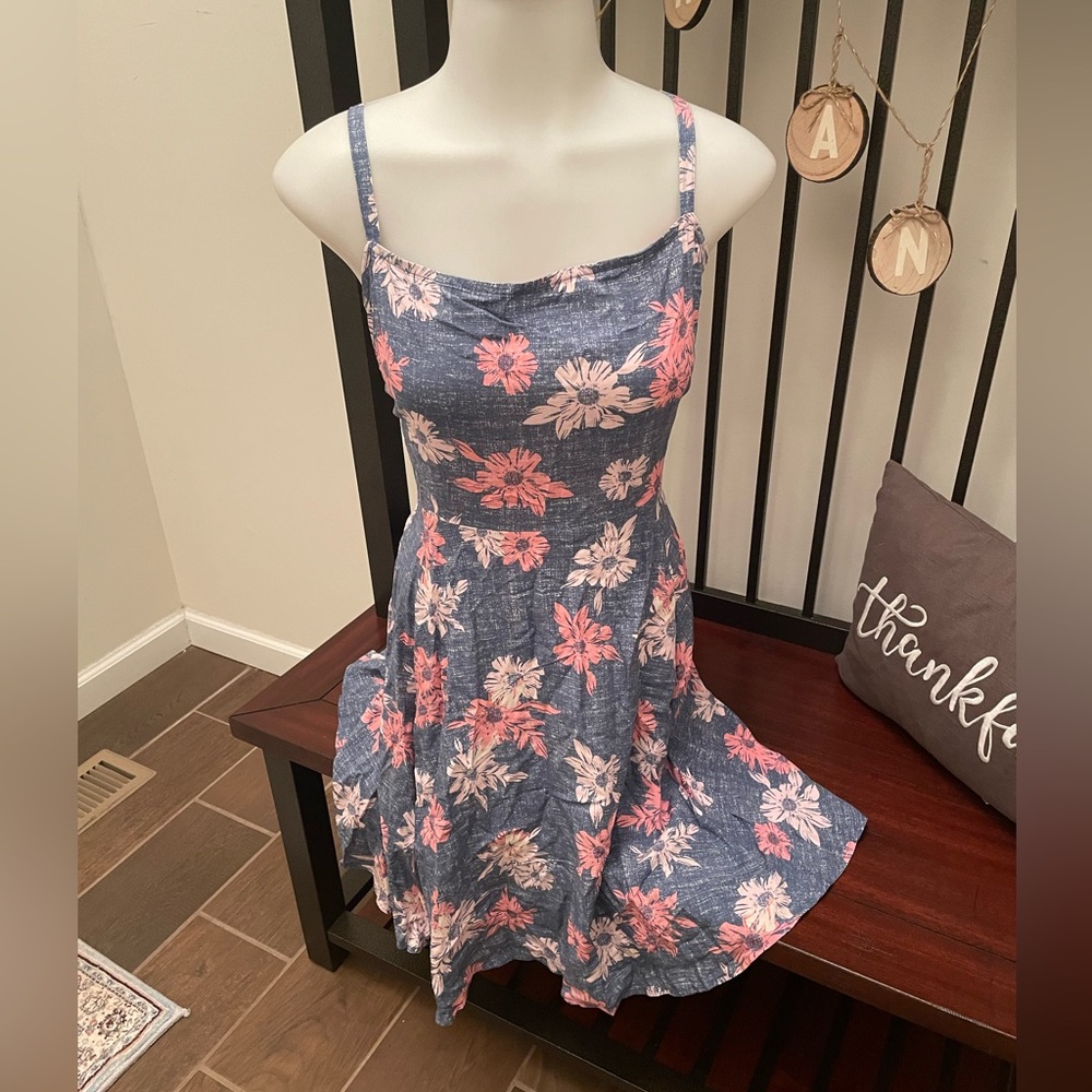 Fun and flirty Gap sundress